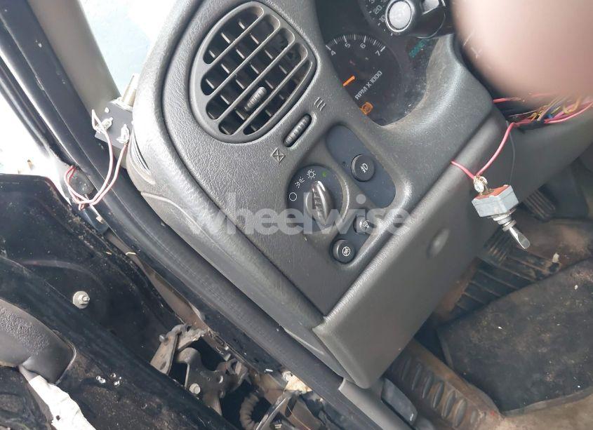 Photo 12 of 2002 Chevrolet Trailblazer LTZ (VIN 1GNDT13S122348741)