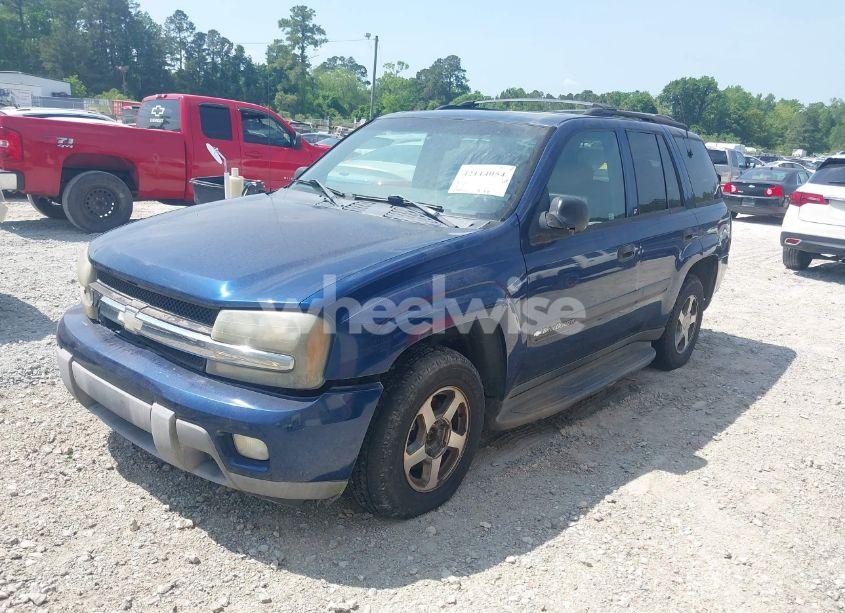 Photo 2 of 2002 Chevrolet Trailblazer LT (VIN 1GNDT13S122374000)