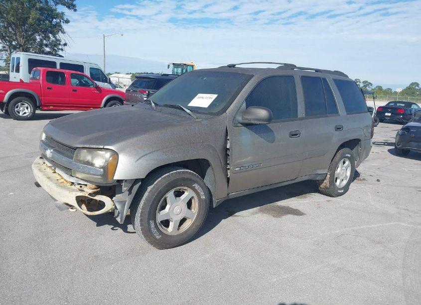 Photo 2 of 2002 Chevrolet Trailblazer LS (VIN 1GNDT13S122455918)