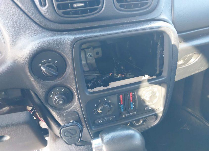 Photo 12 of 2005 Chevrolet Trailblazer LS (VIN 1GNDT13S152181320)