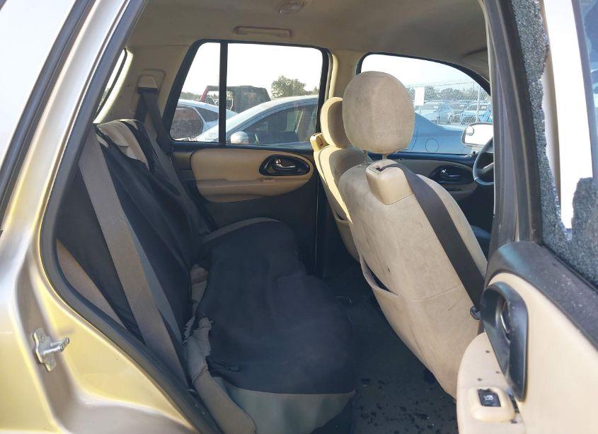 Photo 8 of 2005 Chevrolet Trailblazer LS (VIN 1GNDT13S152181320)