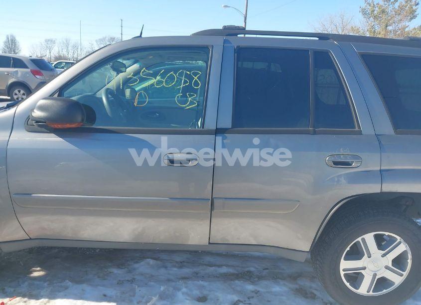 Photo 14 of 2005 Chevrolet Trailblazer LT (VIN 1GNDT13S152213571)