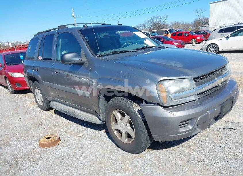 2005 Chevrolet Trailblazer LS (VIN 1GNDT13S152255030) main photo