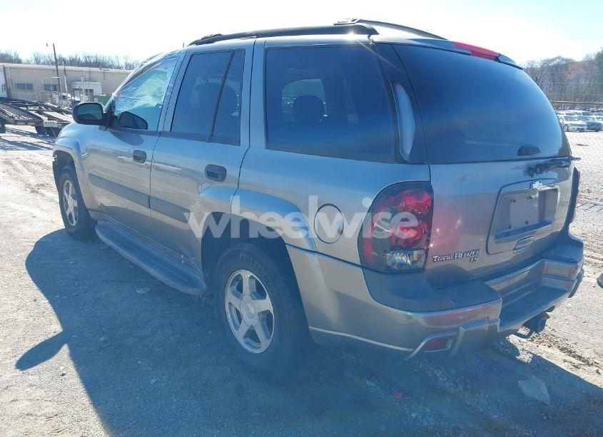 Photo 3 of 2005 Chevrolet Trailblazer LS (VIN 1GNDT13S152255030)