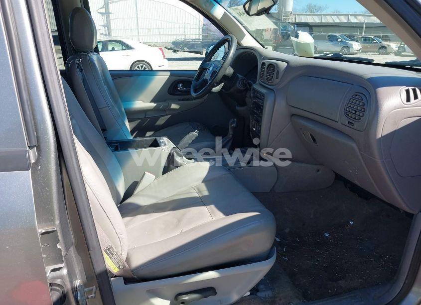 Photo 5 of 2005 Chevrolet Trailblazer LS (VIN 1GNDT13S152255030)