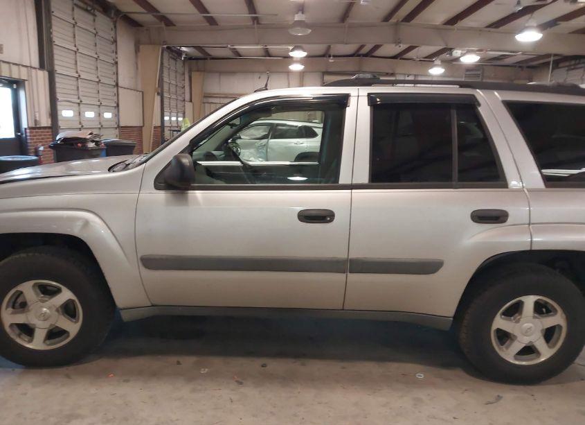 Photo 14 of 2005 Chevrolet Trailblazer LS (VIN 1GNDT13S152261815)