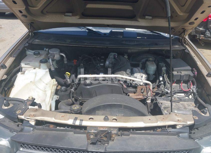 Photo 10 of 2005 Chevrolet Trailblazer LS (VIN 1GNDT13S152283300)