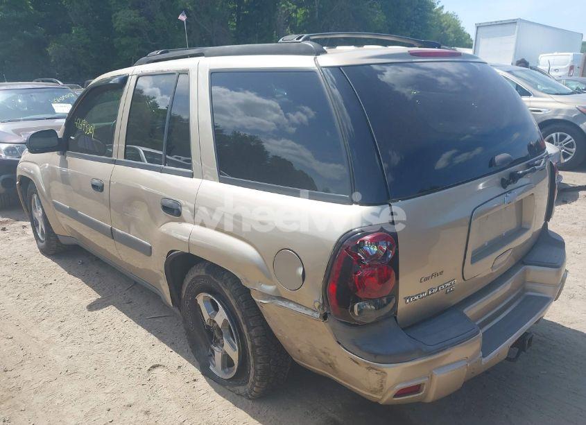 Photo 3 of 2005 Chevrolet Trailblazer LS (VIN 1GNDT13S152283300)