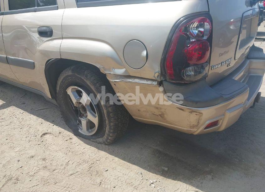 Photo 6 of 2005 Chevrolet Trailblazer LS (VIN 1GNDT13S152283300)