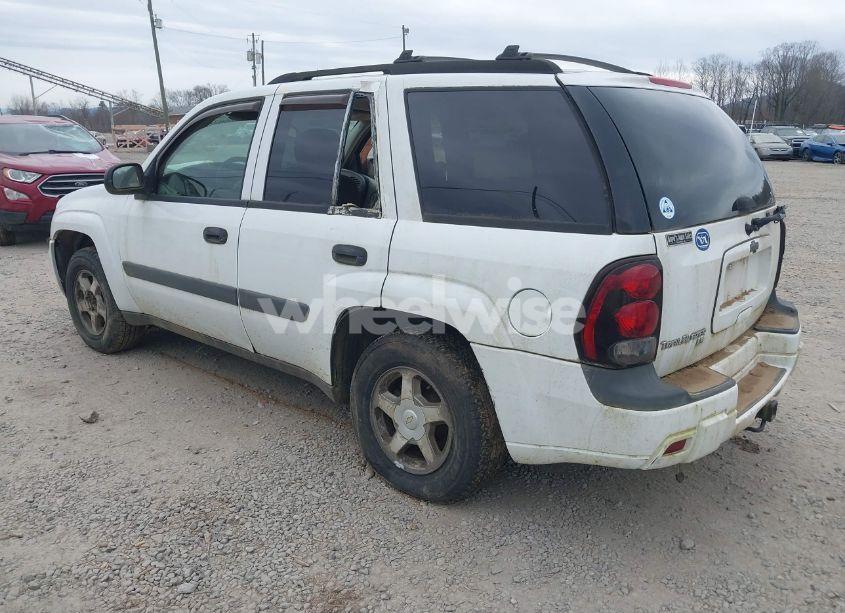 Photo 3 of 2005 Chevrolet Trailblazer LS (VIN 1GNDT13S152302976)