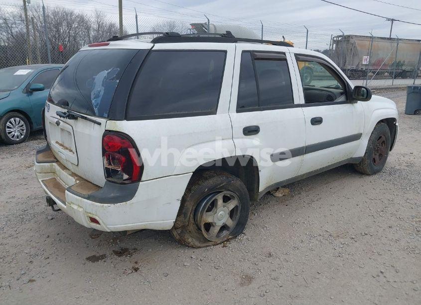 Photo 4 of 2005 Chevrolet Trailblazer LS (VIN 1GNDT13S152302976)