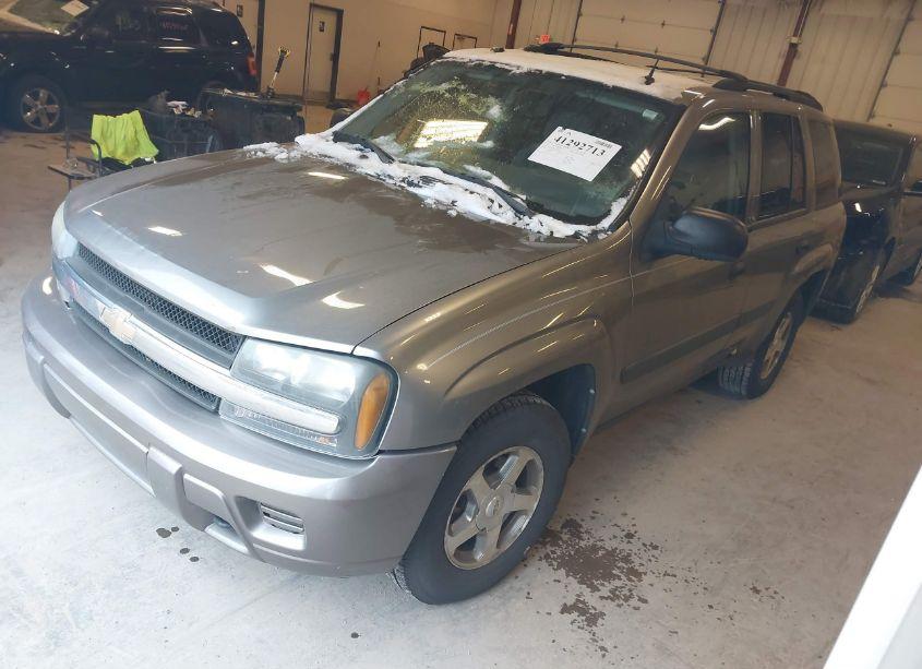 Photo 2 of 2005 Chevrolet Trailblazer LS (VIN 1GNDT13S152363261)