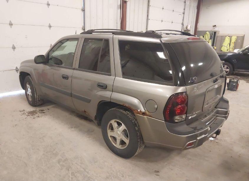 Photo 3 of 2005 Chevrolet Trailblazer LS (VIN 1GNDT13S152363261)