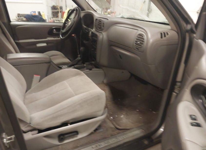 Photo 5 of 2005 Chevrolet Trailblazer LS (VIN 1GNDT13S152363261)