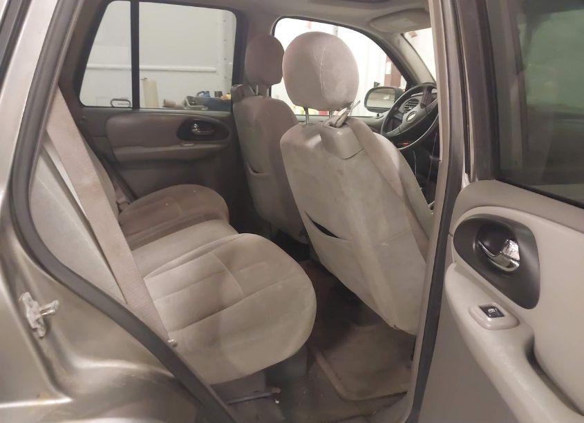 Photo 8 of 2005 Chevrolet Trailblazer LS (VIN 1GNDT13S152363261)