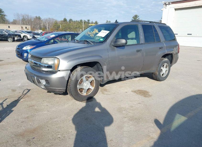 Photo 2 of 2006 Chevrolet Trailblazer LS (VIN 1GNDT13S162214477)