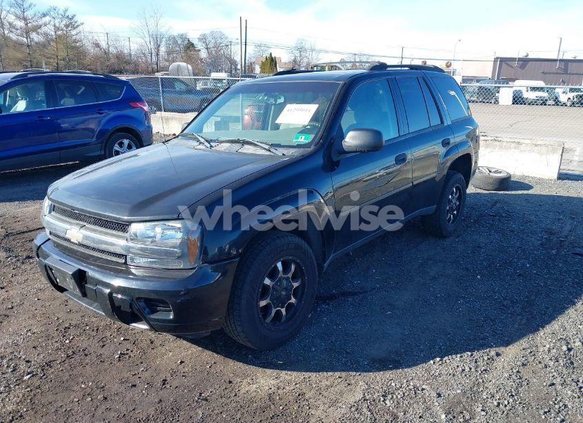 Photo 2 of 2007 Chevrolet Trailblazer LS (VIN 1GNDT13S172278603)