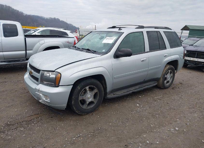 Photo 2 of 2008 Chevrolet Trailblazer LT (VIN 1GNDT13S182120425)