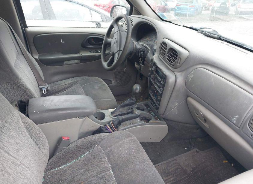 Photo 5 of 2003 Chevrolet Trailblazer LS (VIN 1GNDT13S232283609)