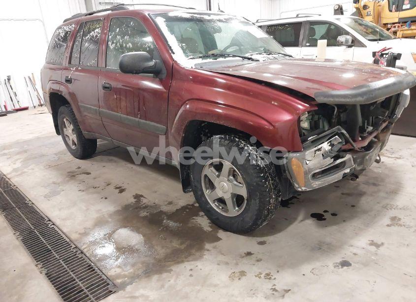 2005 Chevrolet Trailblazer LS (VIN 1GNDT13S252124768) main photo