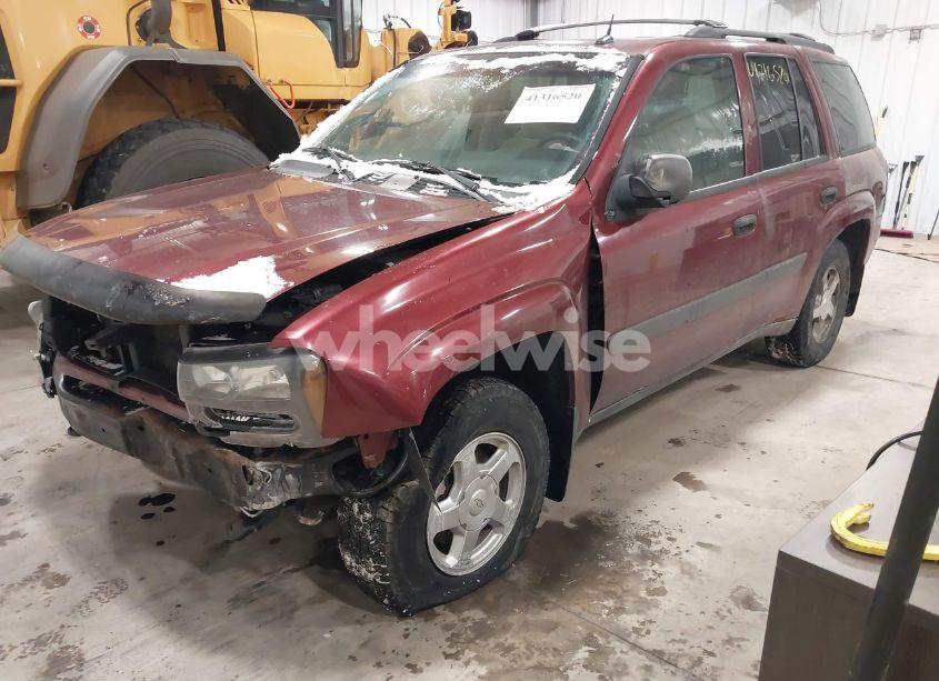 Photo 2 of 2005 Chevrolet Trailblazer LS (VIN 1GNDT13S252124768)