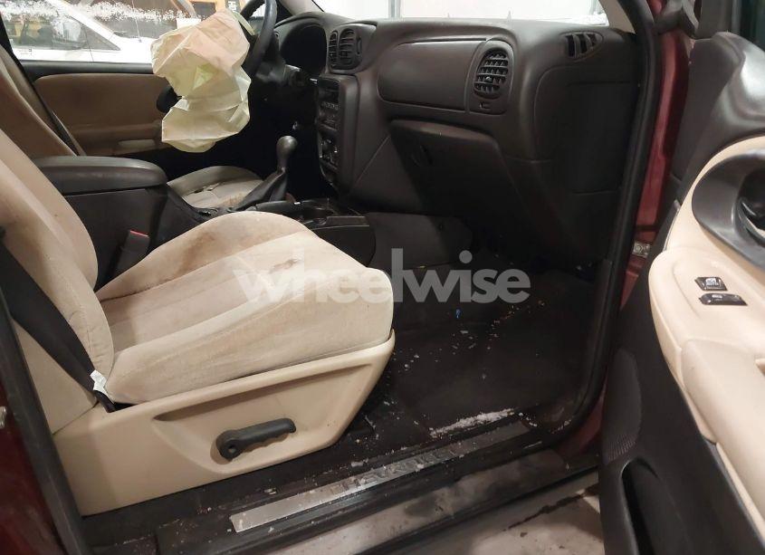 Photo 5 of 2005 Chevrolet Trailblazer LS (VIN 1GNDT13S252124768)