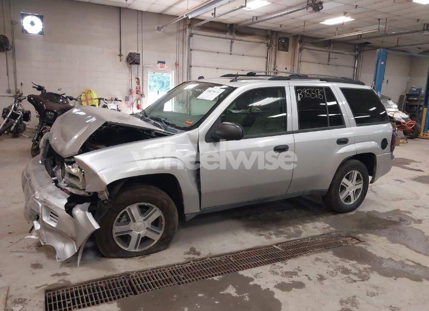 Photo 12 of 2005 Chevrolet Trailblazer LS (VIN 1GNDT13S252171914)