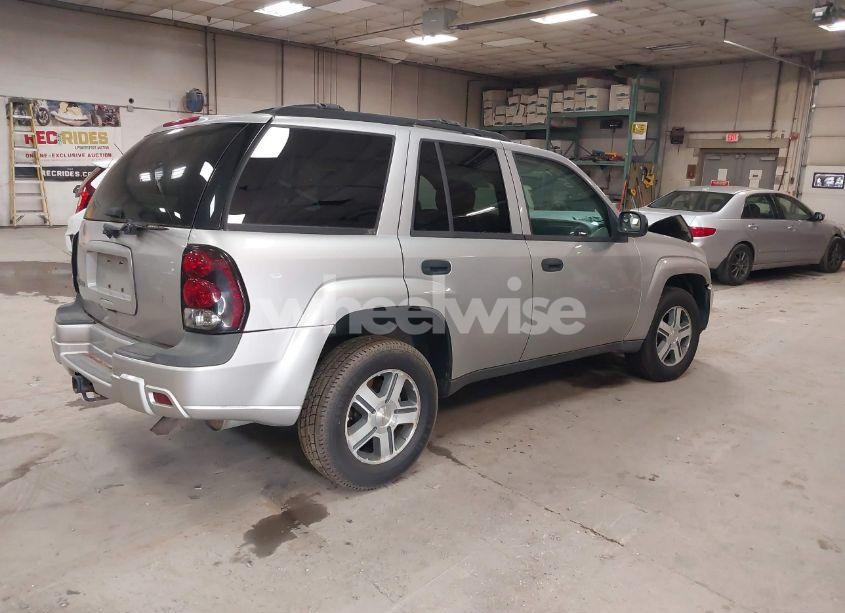 Photo 4 of 2005 Chevrolet Trailblazer LS (VIN 1GNDT13S252171914)