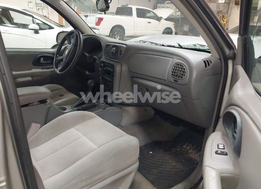 Photo 5 of 2005 Chevrolet Trailblazer LS (VIN 1GNDT13S252171914)