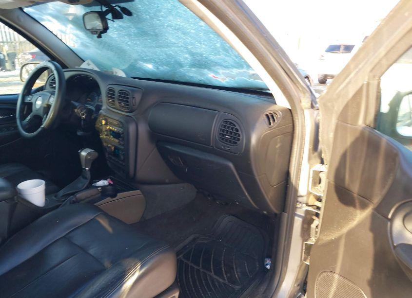 Photo 5 of 2005 Chevrolet Trailblazer LT (VIN 1GNDT13S252279675)