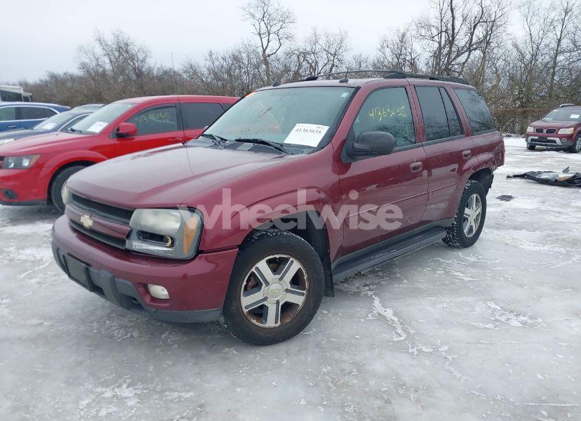 Photo 2 of 2005 Chevrolet Trailblazer LT (VIN 1GNDT13S252306051)