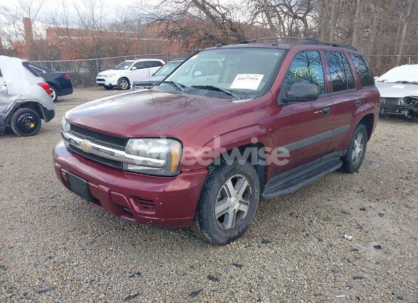 Photo 2 of 2005 Chevrolet Trailblazer LS (VIN 1GNDT13S252333069)