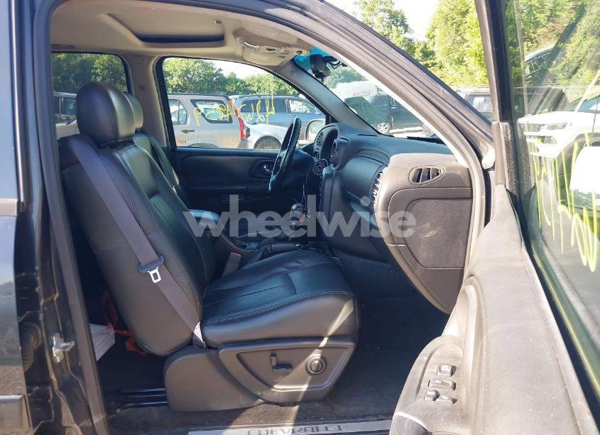 Photo 5 of 2005 Chevrolet Trailblazer LT (VIN 1GNDT13S252340457)