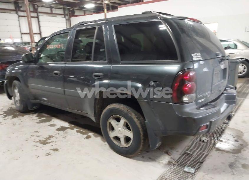 Photo 3 of 2005 Chevrolet Trailblazer LS (VIN 1GNDT13S252350065)