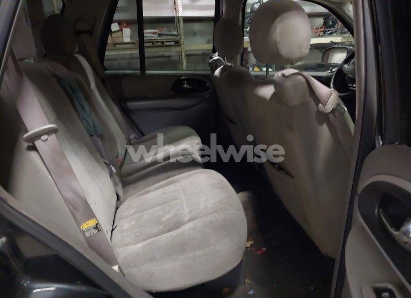 Photo 8 of 2005 Chevrolet Trailblazer LS (VIN 1GNDT13S252350065)