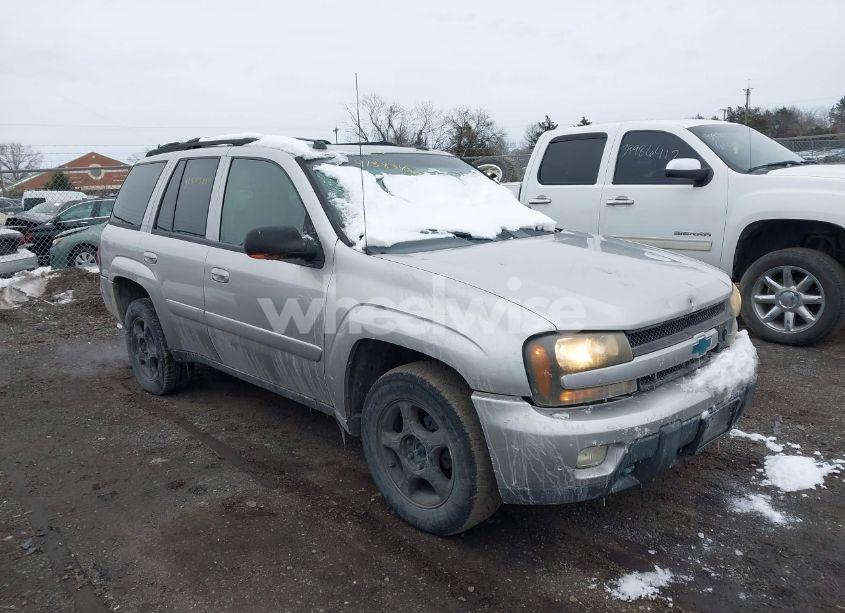 2005 Chevrolet Trailblazer LT (VIN 1GNDT13S252382322) main photo