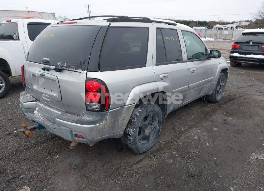 Photo 4 of 2005 Chevrolet Trailblazer LT (VIN 1GNDT13S252382322)