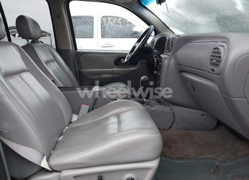 Photo 5 of 2005 Chevrolet Trailblazer LT (VIN 1GNDT13S252382322)