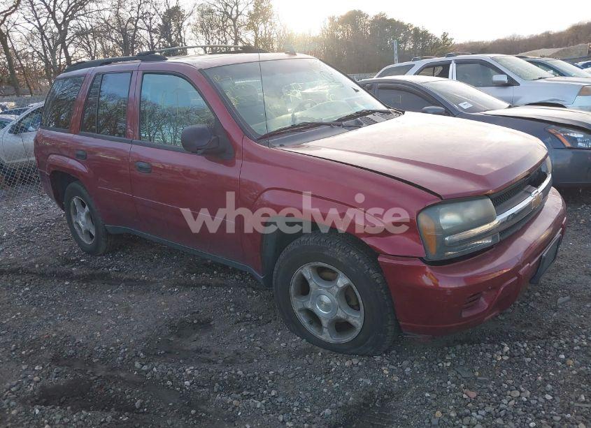 2007 Chevrolet Trailblazer LS (VIN 1GNDT13S272195827) main photo