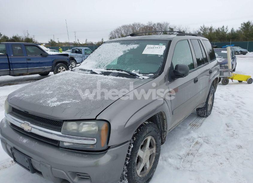 Photo 2 of 2007 Chevrolet Trailblazer LS (VIN 1GNDT13S272281378)