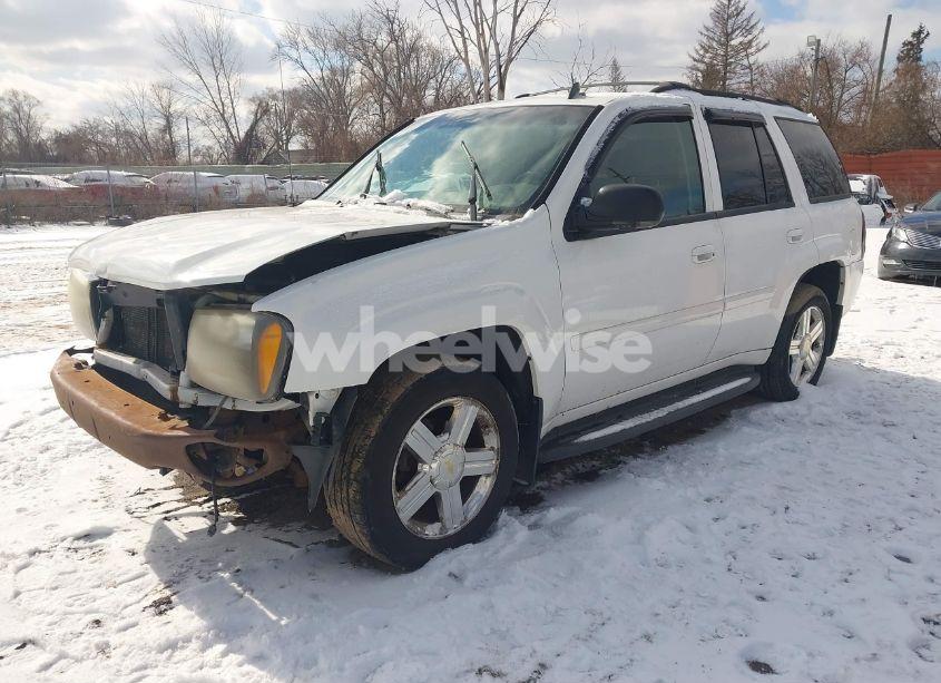 Photo 2 of 2008 Chevrolet Trailblazer LT (VIN 1GNDT13S282140814)