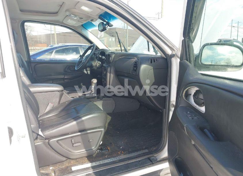 Photo 5 of 2008 Chevrolet Trailblazer LT (VIN 1GNDT13S282140814)