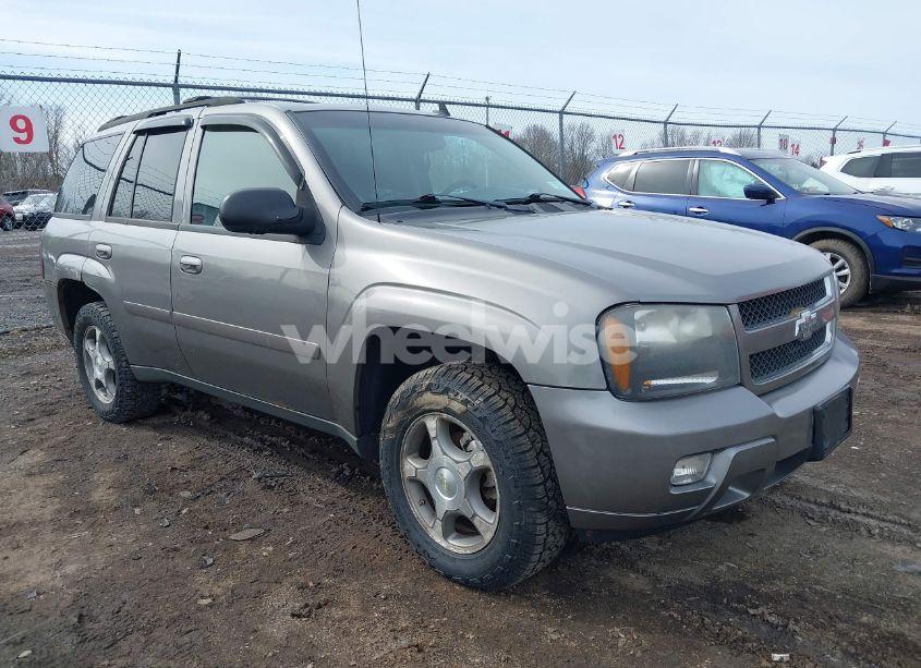 2008 Chevrolet Trailblazer LT (VIN 1GNDT13S282155183) main photo