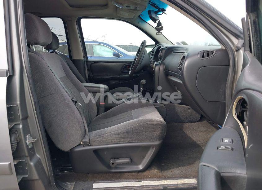 Photo 5 of 2008 Chevrolet Trailblazer LT (VIN 1GNDT13S282155183)