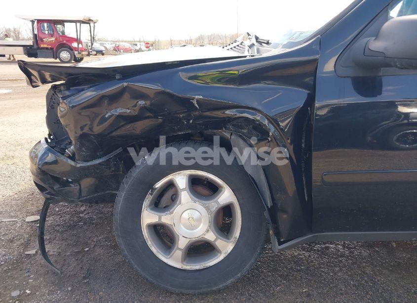 Photo 18 of 2008 Chevrolet Trailblazer LT (VIN 1GNDT13S282204723)