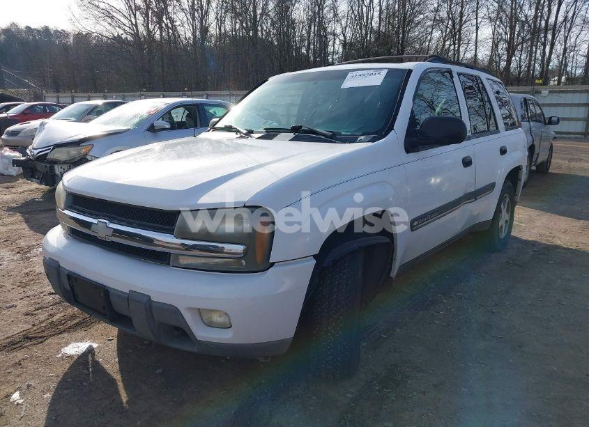 Photo 2 of 2002 Chevrolet Trailblazer LT (VIN 1GNDT13S322476575)