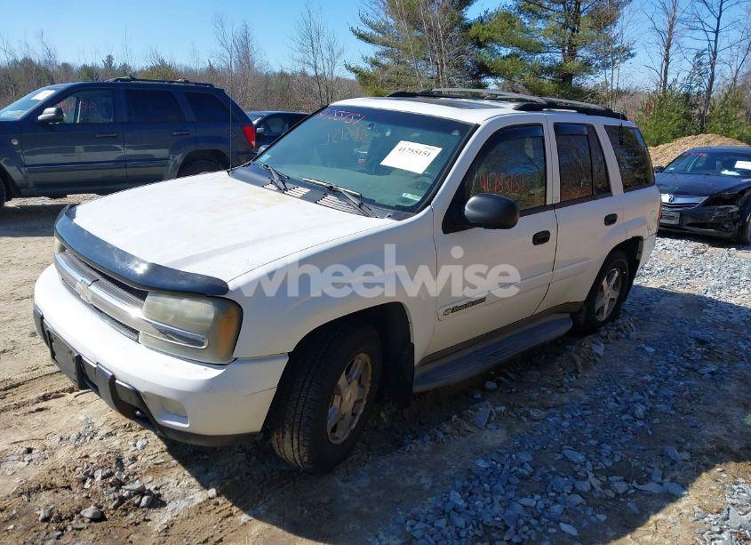 Photo 2 of 2003 Chevrolet Trailblazer LT (VIN 1GNDT13S332332302)