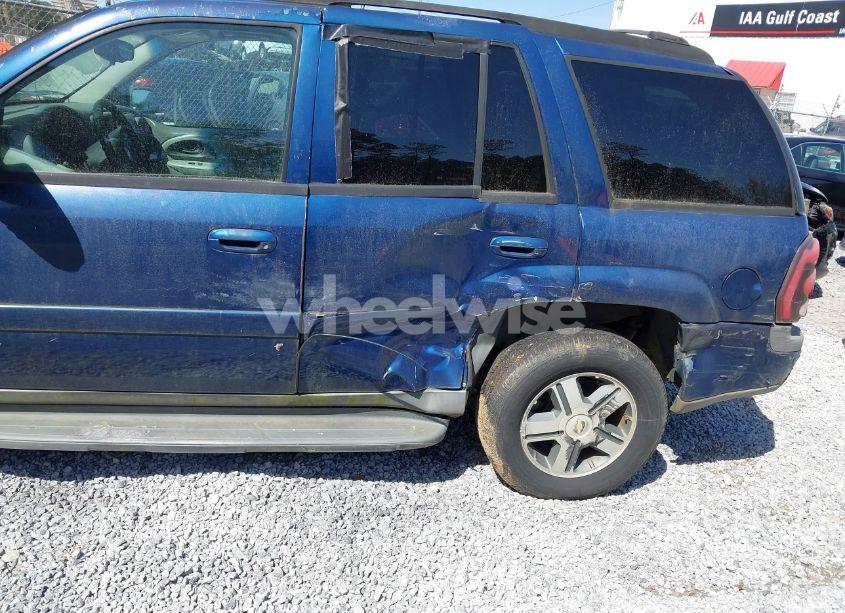 Photo 6 of 2005 Chevrolet Trailblazer LT (VIN 1GNDT13S352293357)