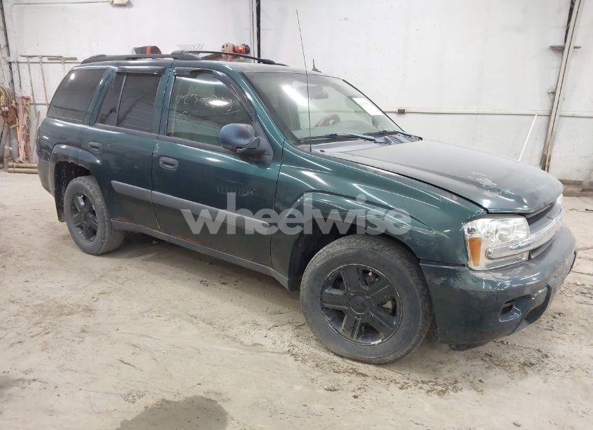 2005 Chevrolet Trailblazer LS (VIN 1GNDT13S352324347) main photo