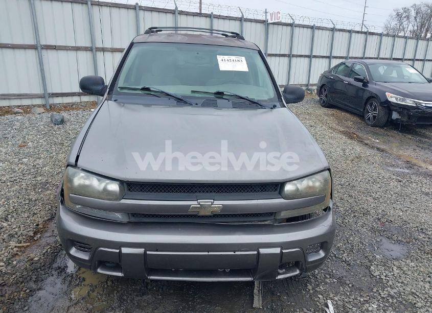 Photo 12 of 2005 Chevrolet Trailblazer LS (VIN 1GNDT13S352324364)